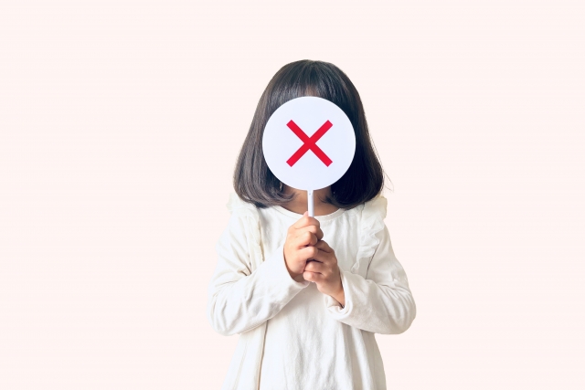 指しゃぶりをやめさせるときにNGな対応方法