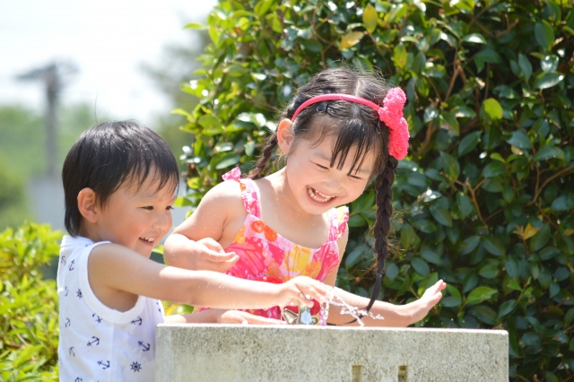 水遊び（プール）で濡れた服や水着を持ち帰る方法