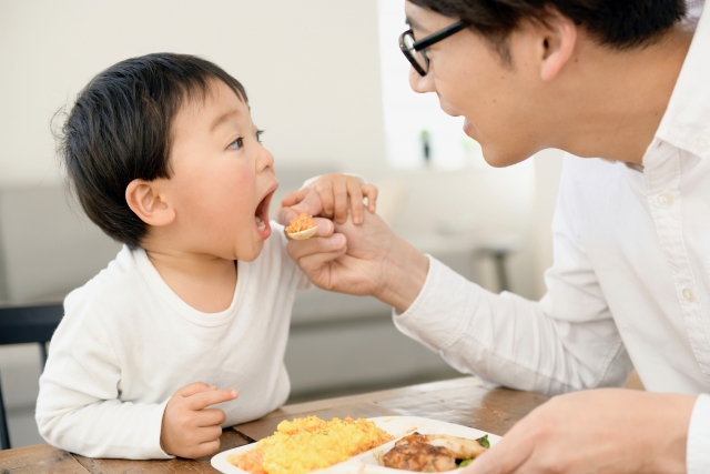 2歳の子どもの「食事の悩み」を解決するポイントは4つ